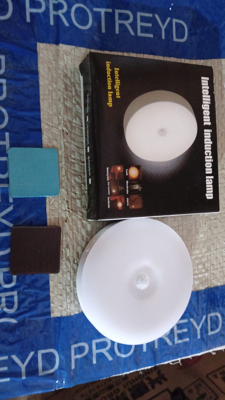 8 LED Night Lights With USB Charging & Double-Sided Adhesive Pads (1 Pc)
