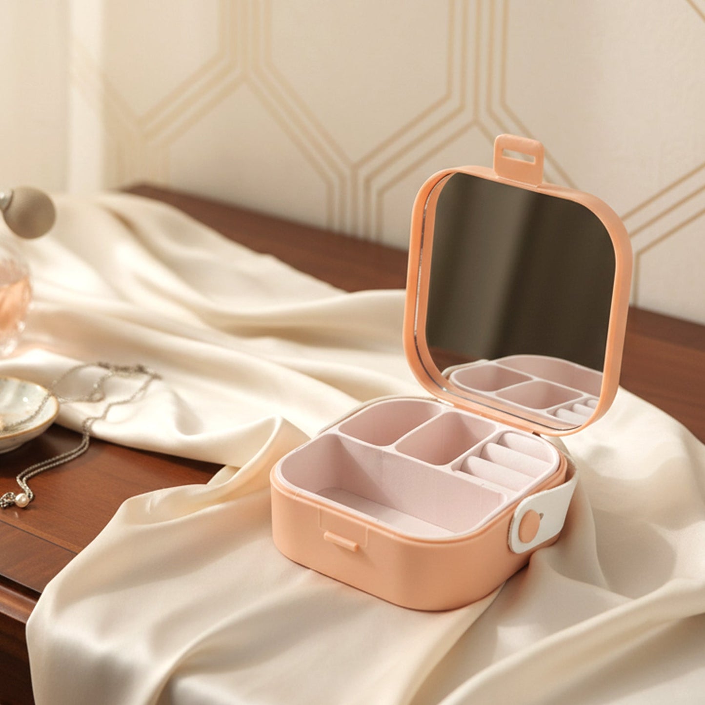 Portable Mini Jewelry Storage Box (1 Pc)