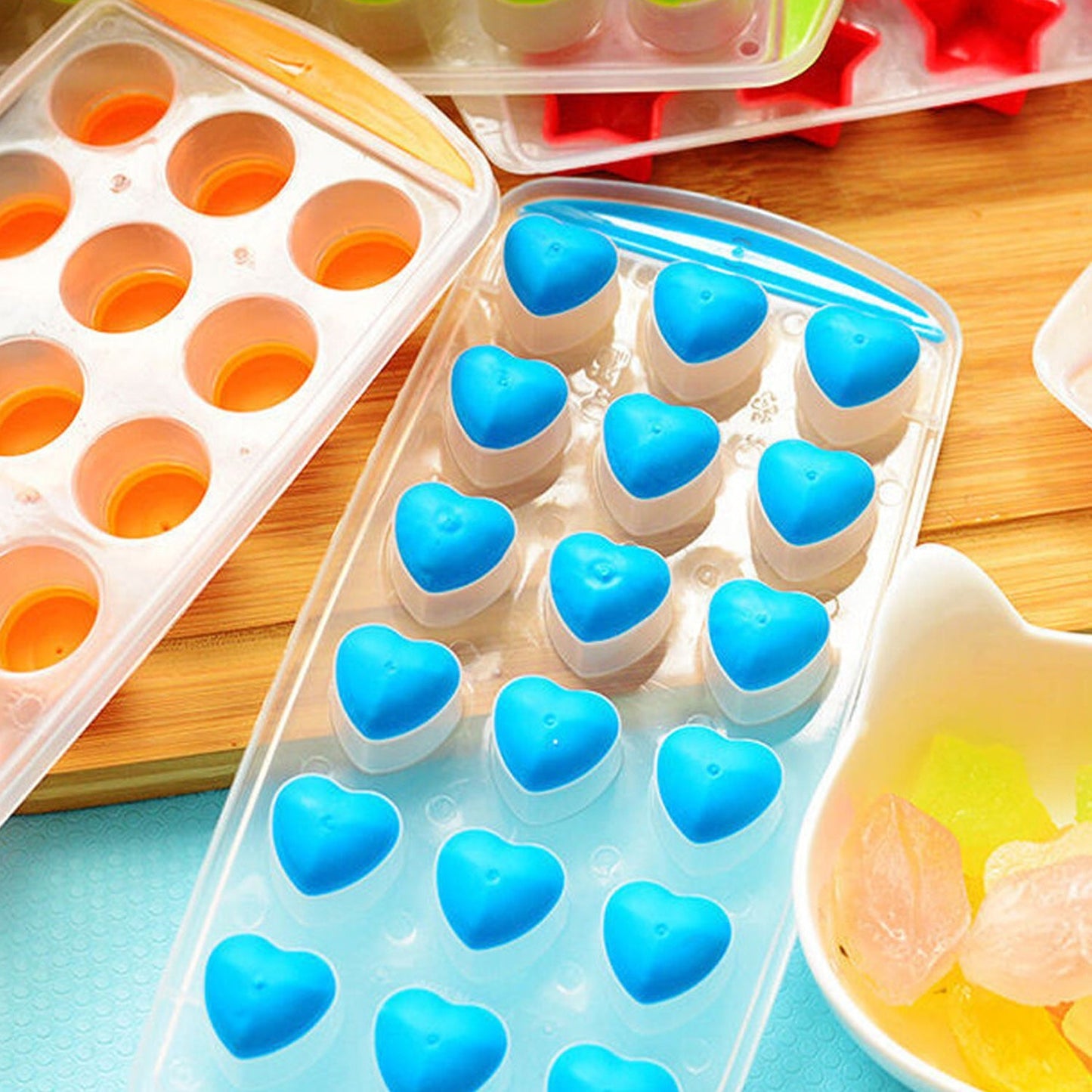 Premium silicone ice tray with -up feature