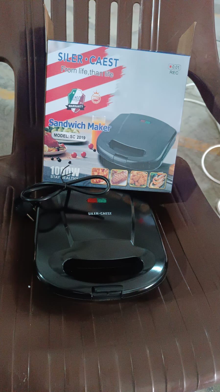 Sandwich Maker – Makes 2 Square Sandwiches, Non-Stick Plates, Easy to Clean