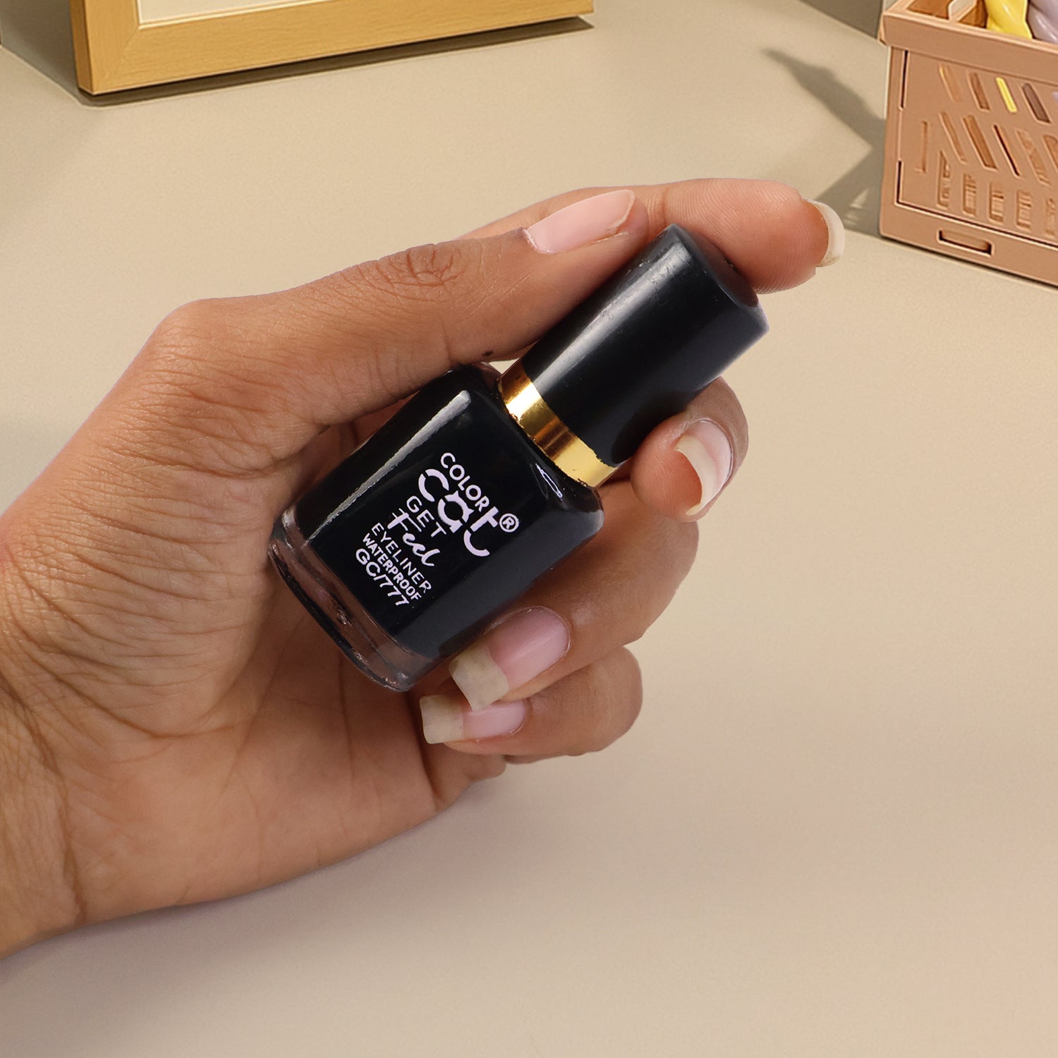 Eye Definer