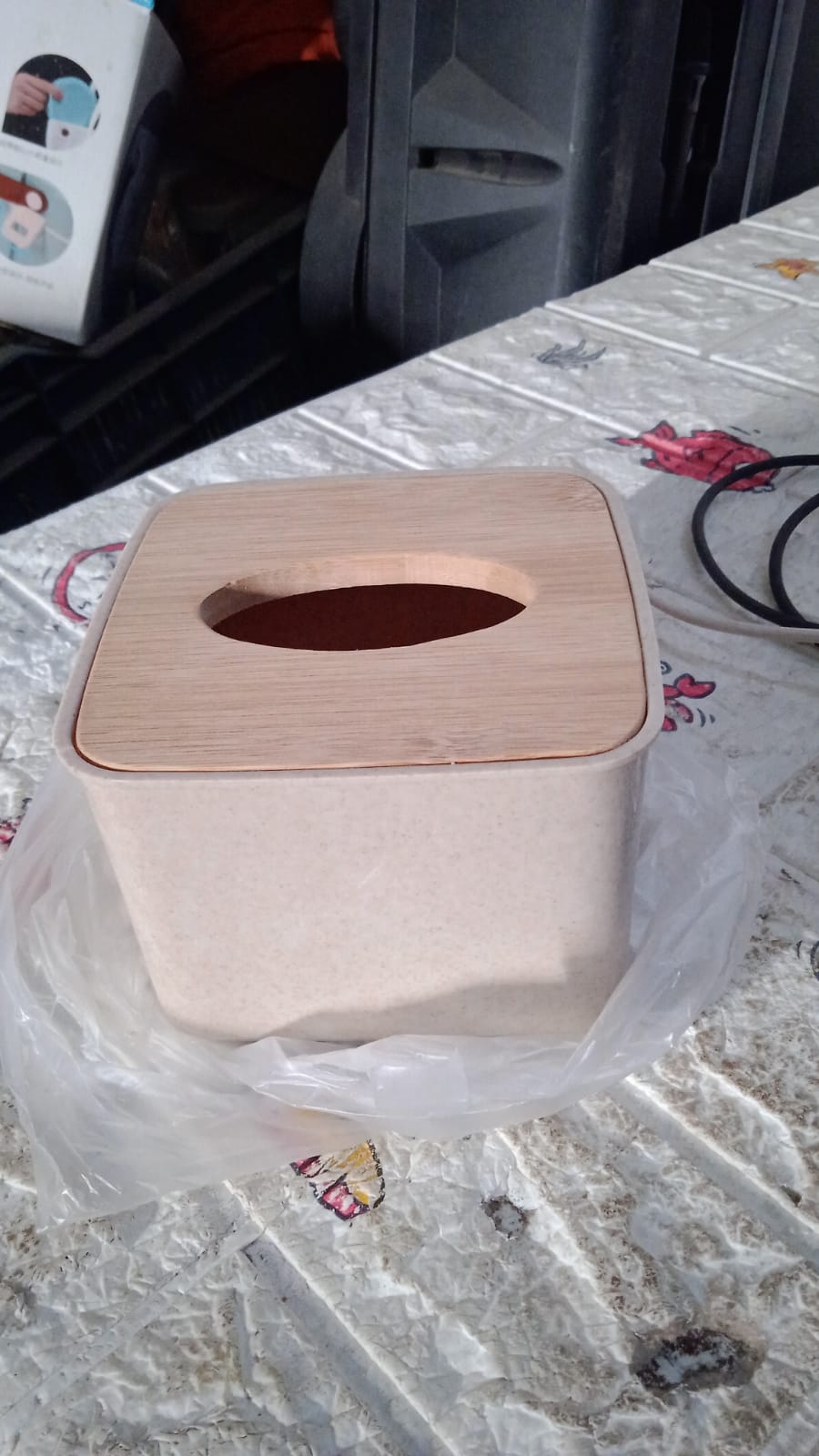 Tissue Box Dispenser